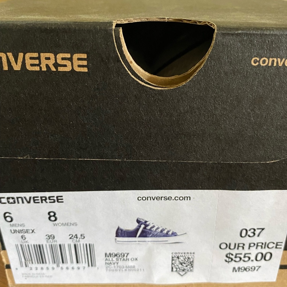 All Star OX Navy Converse,Men’s 6 or Women’s 8.